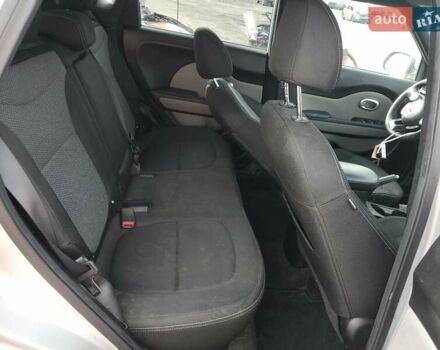 Серый Киа Soul, объемом двигателя 2 л и пробегом 108 тыс. км за 2300 $, фото 9 на Automoto.ua