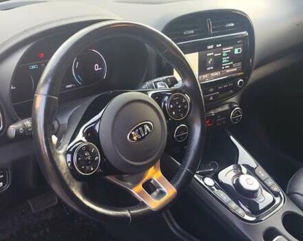 Серый Киа Soul, объемом двигателя 0 л и пробегом 129 тыс. км за 17350 $, фото 20 на Automoto.ua