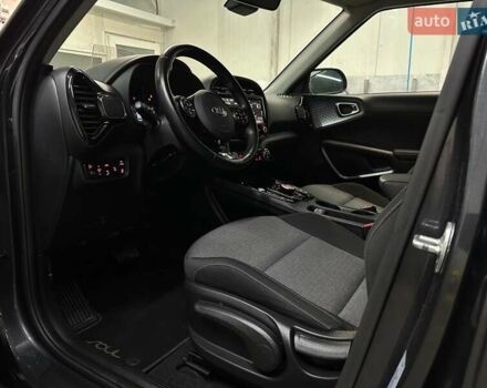 Серый Киа Soul, объемом двигателя 0 л и пробегом 42 тыс. км за 20200 $, фото 33 на Automoto.ua