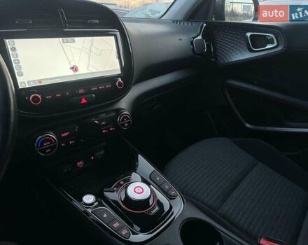 Серый Киа Soul, объемом двигателя 0 л и пробегом 42 тыс. км за 20200 $, фото 54 на Automoto.ua