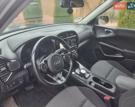 Серый Киа Soul, объемом двигателя 0 л и пробегом 110 тыс. км за 17200 $, фото 4 на Automoto.ua