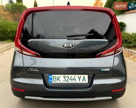 Серый Киа Soul, объемом двигателя 0 л и пробегом 101 тыс. км за 17899 $, фото 5 на Automoto.ua
