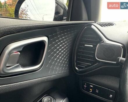 Серый Киа Soul, объемом двигателя 0 л и пробегом 101 тыс. км за 17899 $, фото 24 на Automoto.ua