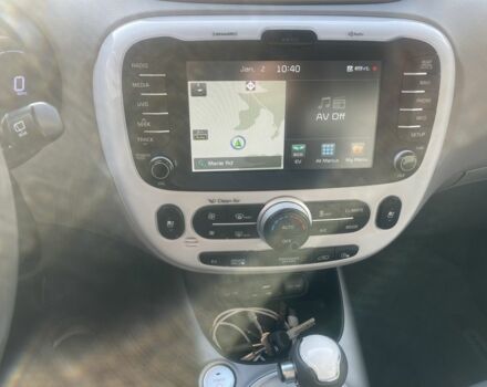 Сірий Кіа Soul, об'ємом двигуна 0 л та пробігом 60 тис. км за 10000 $, фото 8 на Automoto.ua