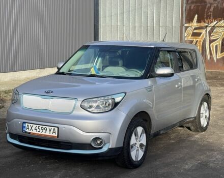 Сірий Кіа Soul, об'ємом двигуна 0 л та пробігом 60 тис. км за 10000 $, фото 3 на Automoto.ua