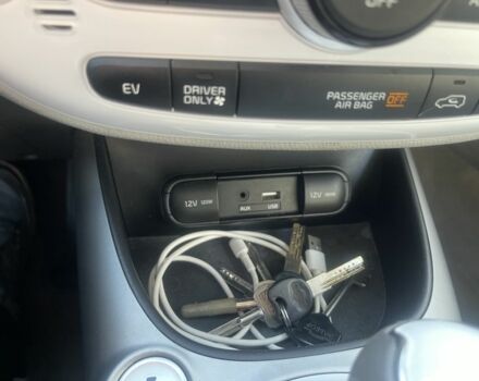 Сірий Кіа Soul, об'ємом двигуна 0 л та пробігом 60 тис. км за 10000 $, фото 11 на Automoto.ua