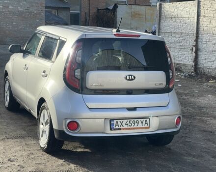 Сірий Кіа Soul, об'ємом двигуна 0 л та пробігом 60 тис. км за 10000 $, фото 6 на Automoto.ua