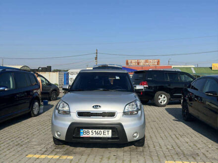 Кіа Soul 2009 у Чернівцях на Automoto.ua Сірий Кіа Soul, об'ємом двигуна 1.59 л та пробігом 160 тис. км за 6000 $, фото 1 на Automoto.ua