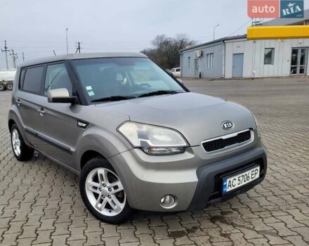 Серый Киа Soul, объемом двигателя 1.58 л и пробегом 325 тыс. км за 7200 $, фото 1 на Automoto.ua