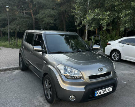 Серый Киа Soul, объемом двигателя 1.59 л и пробегом 254 тыс. км за 7800 $, фото 1 на Automoto.ua