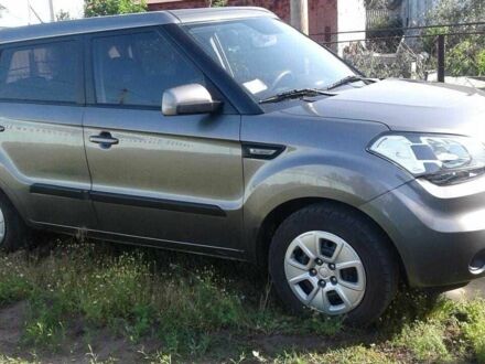 Серый Киа Soul, объемом двигателя 1.6 л и пробегом 130 тыс. км за 6500 $, фото 1 на Automoto.ua