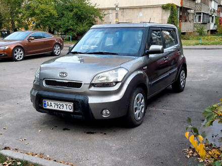 Киа Soul 2011 в Киеве на Automoto.ua Серый Киа Soul, объемом двигателя 1.6 л и пробегом 109 тыс. км за 8300 $, фото 1 на Automoto.ua