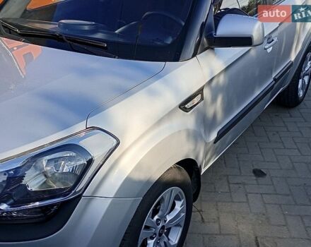 Серый Киа Soul, объемом двигателя 1.6 л и пробегом 100 тыс. км за 7200 $, фото 1 на Automoto.ua
