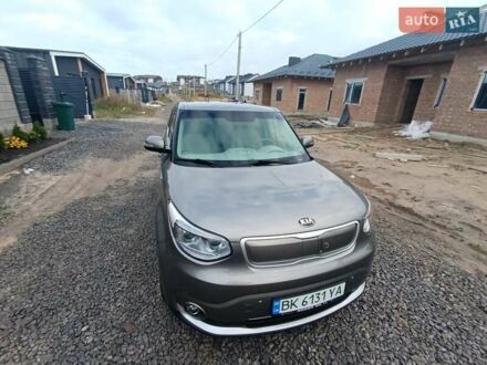 Серый Киа Soul, объемом двигателя 0 л и пробегом 130 тыс. км за 6000 $, фото 1 на Automoto.ua