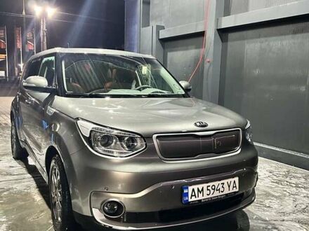 Кіа Soul 2015 у Житомирі на Automoto.ua Сірий Кіа Soul, об'ємом двигуна 0 л та пробігом 142 тис. км за 7000 $, фото 1 на Automoto.ua