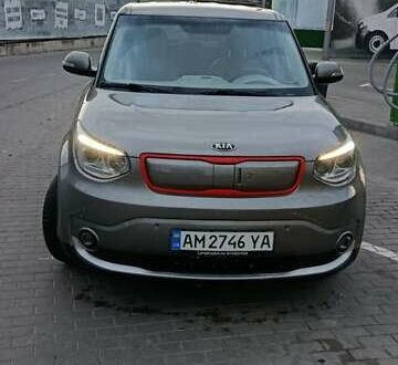 Киа Soul 2015 в Виннице на Automoto.ua Серый Киа Soul, объемом двигателя 0 л и пробегом 132 тыс. км за 6550 $, фото 1 на Automoto.ua