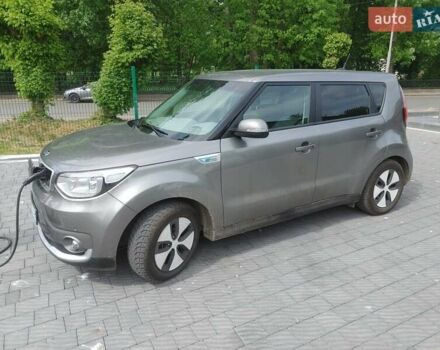 Сірий Кіа Soul, об'ємом двигуна 0 л та пробігом 120 тис. км за 7500 $, фото 1 на Automoto.ua