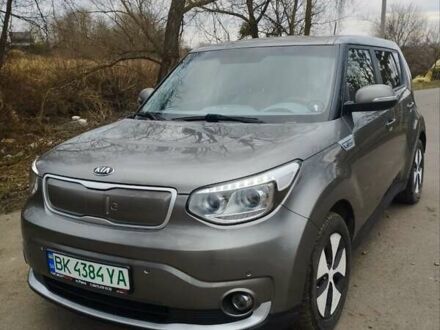 Кіа Soul 2015 у Рівному на Automoto.ua Сірий Кіа Soul, об'ємом двигуна 0 л та пробігом 118 тис. км за 8150 $, фото 1 на Automoto.ua