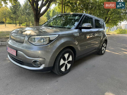 Киа Soul 2016 в Ровно на Automoto.ua Серый Киа Soul, объемом двигателя 0 л и пробегом 120 тыс. км за 6100 $, фото 1 на Automoto.ua