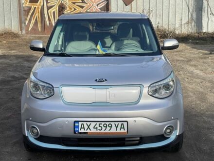 Серый Киа Soul, объемом двигателя 0 л и пробегом 60 тыс. км за 10000 $, фото 1 на Automoto.ua