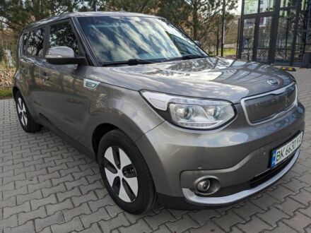 Кіа Soul 2016 у Рівному на Automoto.ua Сірий Кіа Soul, об'ємом двигуна 0 л та пробігом 130 тис. км за 11300 $, фото 1 на Automoto.ua