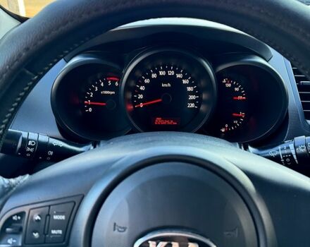 Синий Киа Soul, объемом двигателя 1.6 л и пробегом 225 тыс. км за 8000 $, фото 2 на Automoto.ua