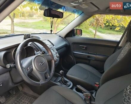 Синий Киа Soul, объемом двигателя 1.59 л и пробегом 134 тыс. км за 6500 $, фото 3 на Automoto.ua