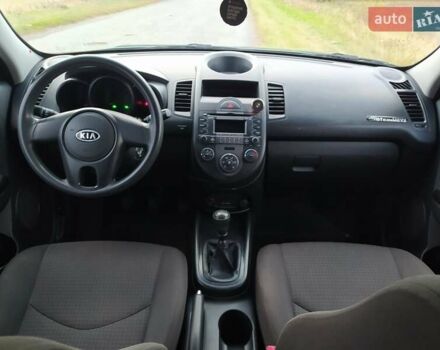 Синий Киа Soul, объемом двигателя 1.59 л и пробегом 159 тыс. км за 6000 $, фото 10 на Automoto.ua