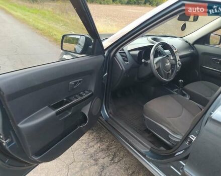 Синий Киа Soul, объемом двигателя 1.59 л и пробегом 159 тыс. км за 6000 $, фото 11 на Automoto.ua