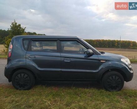 Синий Киа Soul, объемом двигателя 1.59 л и пробегом 159 тыс. км за 6000 $, фото 7 на Automoto.ua