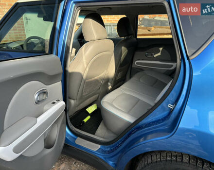Синий Киа Soul, объемом двигателя 0 л и пробегом 105 тыс. км за 10500 $, фото 5 на Automoto.ua