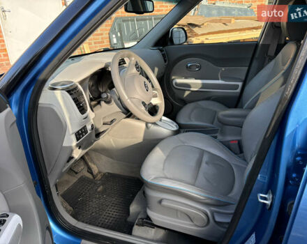 Синий Киа Soul, объемом двигателя 0 л и пробегом 105 тыс. км за 10500 $, фото 6 на Automoto.ua