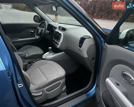 Киа Soul 2015 в Днепре (Днепропетровске) на Automoto.ua Синий Киа Soul, объемом двигателя 0 л и пробегом 115 тыс. км за 6500 $, фото 14 на Automoto.ua