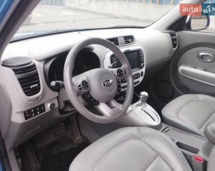 Синій Кіа Soul, об'ємом двигуна 0 л та пробігом 151 тис. км за 5800 $, фото 9 на Automoto.ua