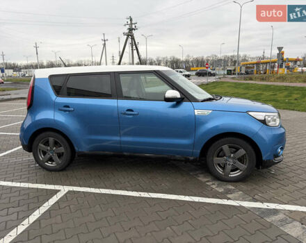 Синий Киа Soul, объемом двигателя 0 л и пробегом 106 тыс. км за 10700 $, фото 4 на Automoto.ua