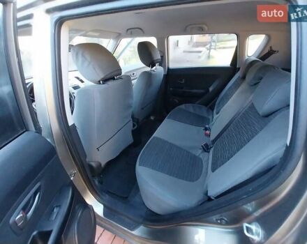 Зелений Кіа Soul, об'ємом двигуна 1.59 л та пробігом 44 тис. км за 10000 $, фото 15 на Automoto.ua