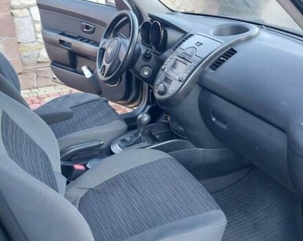 Зелений Кіа Soul, об'ємом двигуна 1.59 л та пробігом 44 тис. км за 10000 $, фото 19 на Automoto.ua