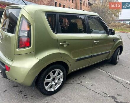 Зеленый Киа Soul, объемом двигателя 1.6 л и пробегом 180 тыс. км за 8200 $, фото 9 на Automoto.ua