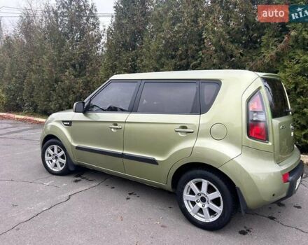 Зеленый Киа Soul, объемом двигателя 1.6 л и пробегом 180 тыс. км за 8200 $, фото 10 на Automoto.ua