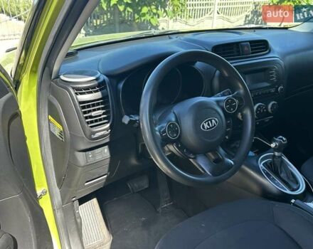 Зелений Кіа Soul, об'ємом двигуна 1.59 л та пробігом 195 тис. км за 9500 $, фото 7 на Automoto.ua