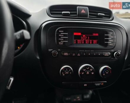 Зеленый Киа Soul, объемом двигателя 1.6 л и пробегом 240 тыс. км за 8800 $, фото 4 на Automoto.ua