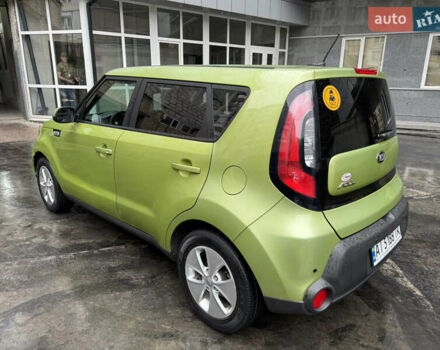 Зелений Кіа Soul, об'ємом двигуна 1.59 л та пробігом 240 тис. км за 8900 $, фото 4 на Automoto.ua