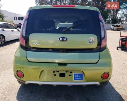 Зеленый Киа Soul, объемом двигателя 2 л и пробегом 175 тыс. км за 1200 $, фото 4 на Automoto.ua