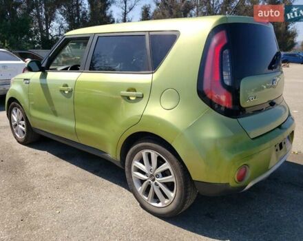 Зеленый Киа Soul, объемом двигателя 2 л и пробегом 175 тыс. км за 1200 $, фото 3 на Automoto.ua
