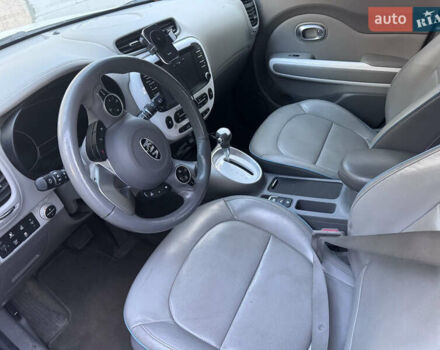 Белый Киа Soul EV, объемом двигателя 0 л и пробегом 122 тыс. км за 5900 $, фото 13 на Automoto.ua