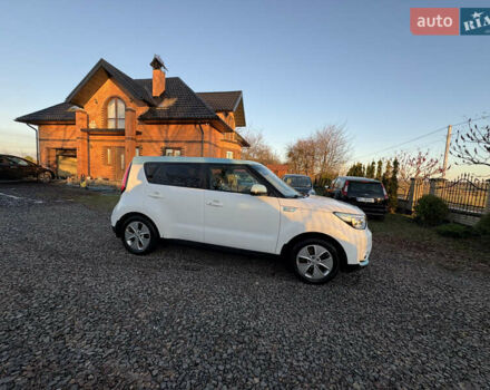 Білий Кіа Soul EV, об'ємом двигуна 0 л та пробігом 151 тис. км за 5900 $, фото 12 на Automoto.ua