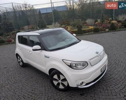 Кіа Soul EV 2015 у Жовкві на Automoto.ua Білий Кіа Soul EV, об'ємом двигуна 0 л та пробігом 160 тис. км за 9900 $, фото 4 на Automoto.ua