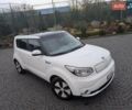 Кіа Soul EV 2015 у Жовкві на Automoto.ua Білий Кіа Soul EV, об'ємом двигуна 0 л та пробігом 160 тис. км за 9900 $, фото 4 на Automoto.ua