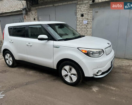 Белый Киа Soul EV, объемом двигателя 0 л и пробегом 102 тыс. км за 5300 $, фото 1 на Automoto.ua