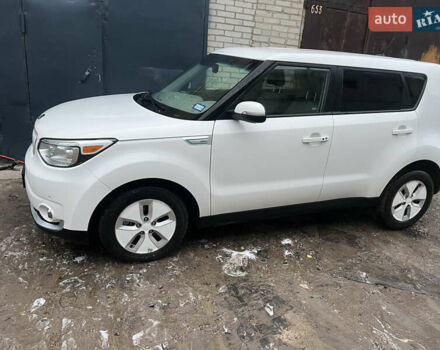 Белый Киа Soul EV, объемом двигателя 0 л и пробегом 102 тыс. км за 5300 $, фото 6 на Automoto.ua